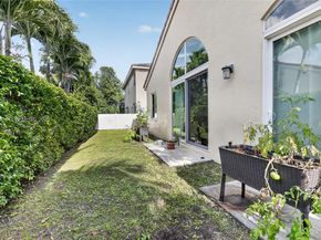 16307 NW 17th Ct, Pembroke Pines FL 33028
