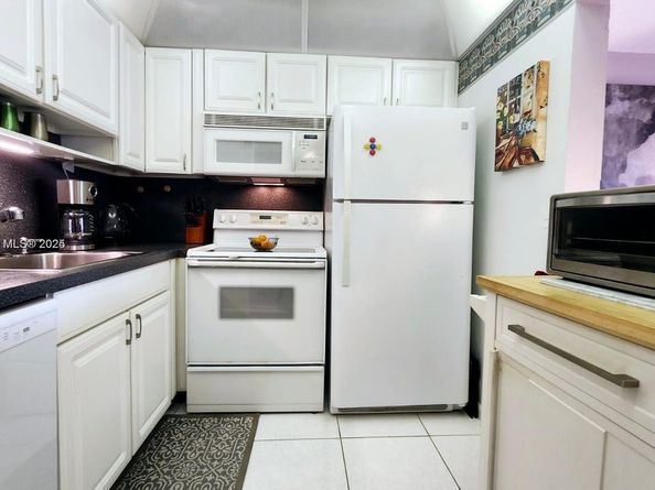 182 Ellesmere D 182, Deerfield Beach FL 33442