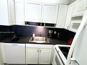 182 Ellesmere D 182, Deerfield Beach FL 33442