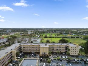 3940 NW 42nd Ave 320, Lauderdale Lakes FL 33319