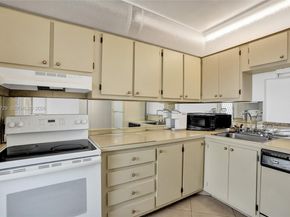 3940 NW 42nd Ave 320, Lauderdale Lakes FL 33319