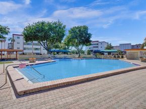 3940 NW 42nd Ave 320, Lauderdale Lakes FL 33319