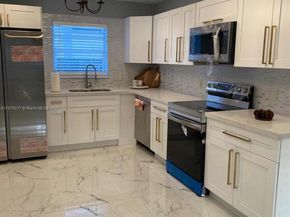 5717 Mayo St, Hollywood FL 33023