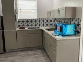 5717 Mayo St, Hollywood FL 33023
