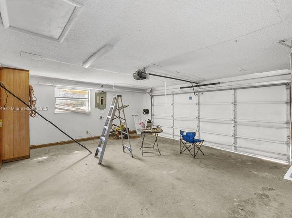 100 N Park Rd N, Royal Palm Beach FL 33411