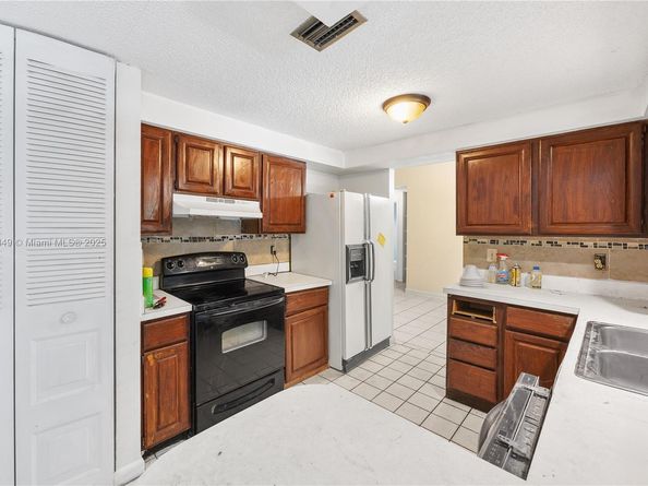 100 N Park Rd N, Royal Palm Beach FL 33411