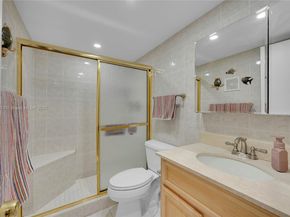 931 SE 9th Ave 15, Pompano Beach FL 33060