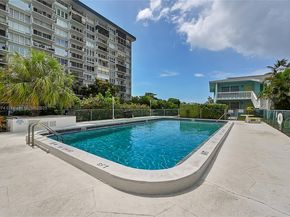 931 SE 9th Ave 15, Pompano Beach FL 33060