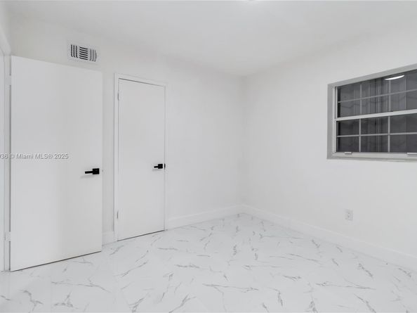 6237 SW 22nd St, Miramar FL 33023