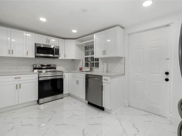 6237 SW 22nd St, Miramar FL 33023