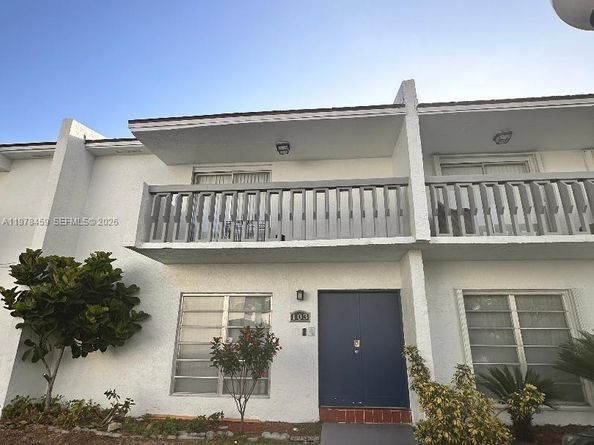 9400 SW 170th St 103, Palmetto Bay FL 33157