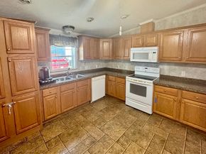 41 Pine St 13, Peabody MA 01960