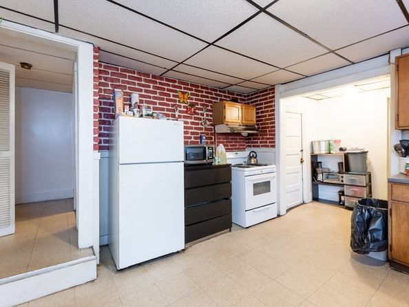 8 Everett St, Somerville MA 02143