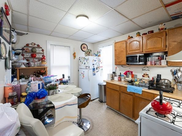 8 Everett St, Somerville MA 02143