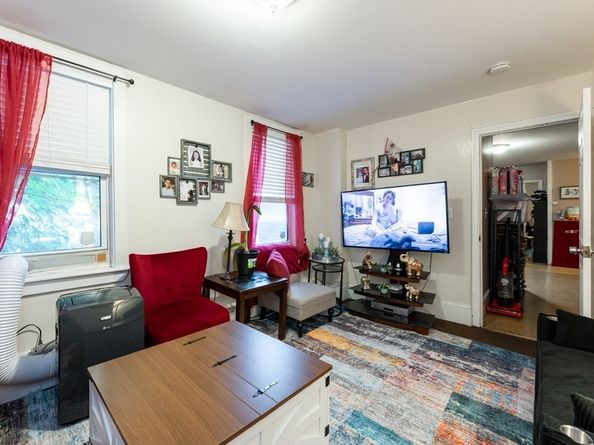8 Everett St, Somerville MA 02143
