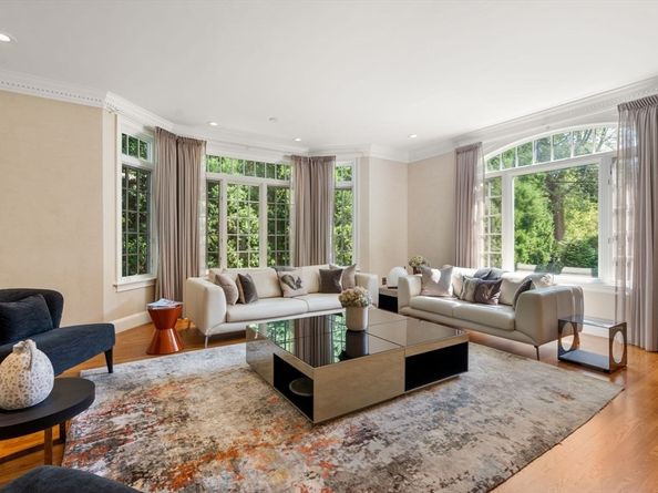 69 Princeton Rd, Brookline MA 02467