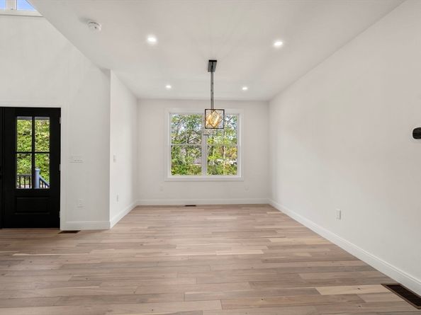 2 Spring Meadow Dr, Southborough MA 01772