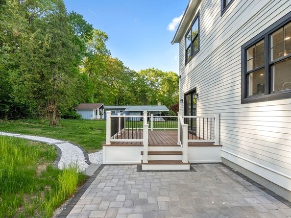 2 Spring Meadow Dr, Southborough MA 01772