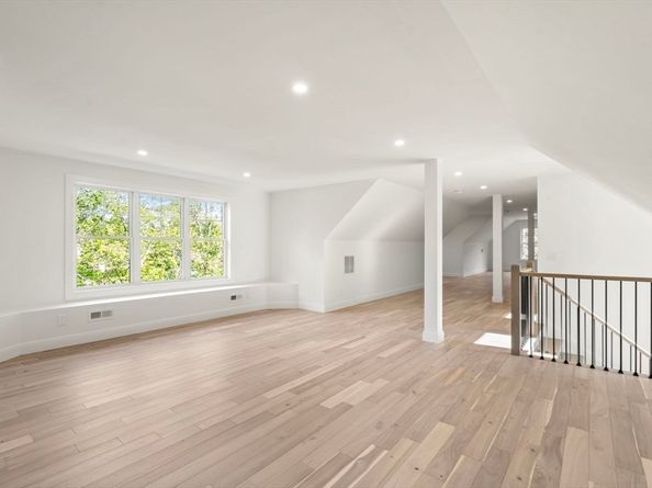 2 Spring Meadow Dr, Southborough MA 01772