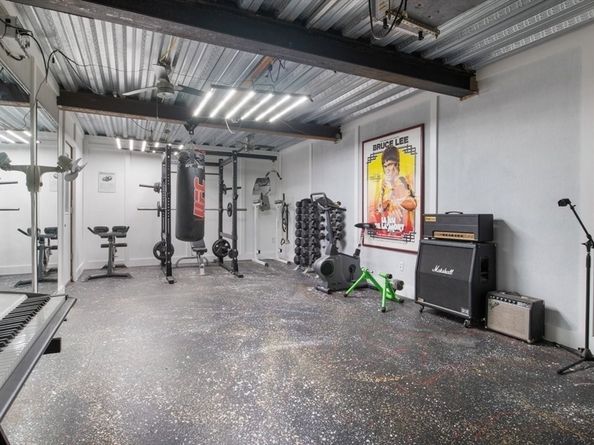 39 Westbrook Ln, Westwood MA 02090