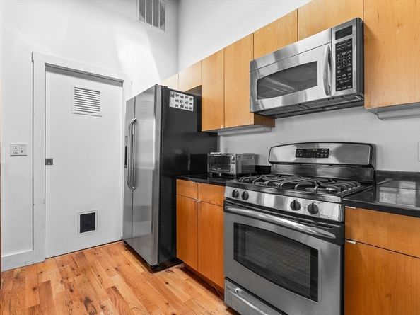 589 Essex St 405, Lynn MA 01901