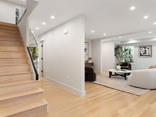 100 Varick Rd, Newton MA 02468