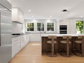 100 Varick Rd, Newton MA 02468