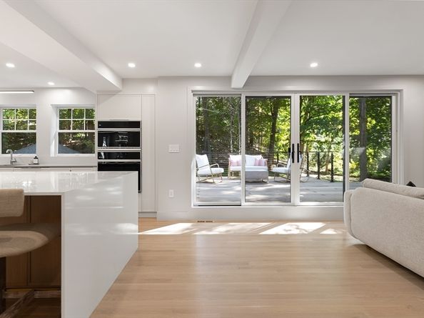 100 Varick Rd, Newton MA 02468
