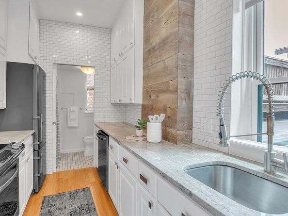 17 Cazenove St 404, Boston MA 02116