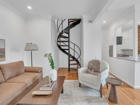 17 Cazenove St 404, Boston MA 02116