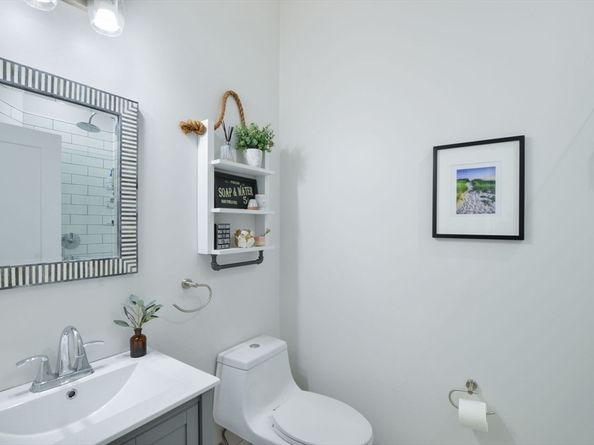 148 Winthrop Shore Dr 5, Winthrop MA 02152