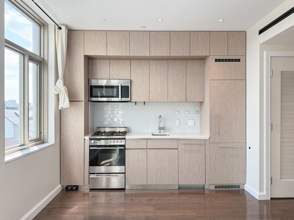 43 Westland Ave 610, Boston MA 02115