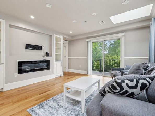 51 Hamilton Street 3, Boston MA 02125
