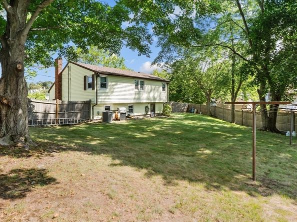 129 Anawan St, Brockton MA 02302
