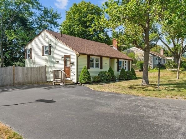 129 Anawan St, Brockton MA 02302