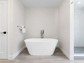 29 Cottage St 29, Newton MA 02464