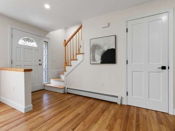 29 Cottage St 29, Newton MA 02464