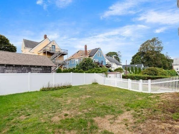 6 Beauport Ave, Gloucester MA 01930