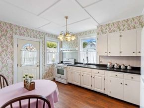 6 Beauport Ave, Gloucester MA 01930