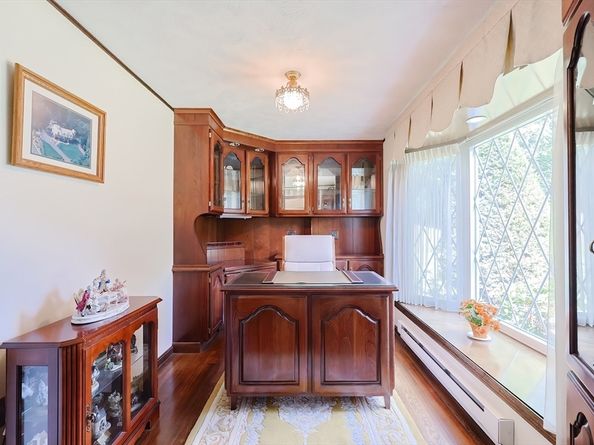 68 Catamount Rd, Tewksbury MA 01876