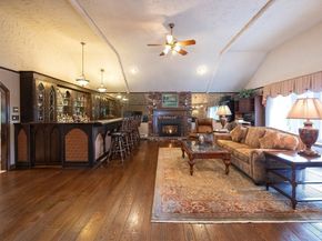 68 Catamount Rd, Tewksbury MA 01876