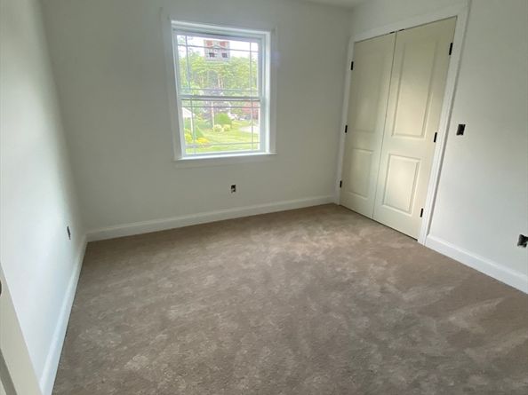 13 Park Pl, Mattapoisett MA 02739