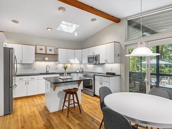 10 Dewey Rd, Lexington MA 02420