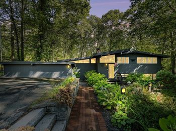 10 Dewey Rd