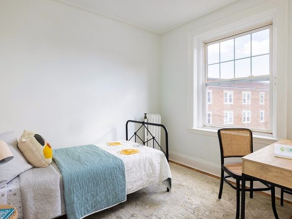 193 Pleasant St 6, Brookline MA 02446