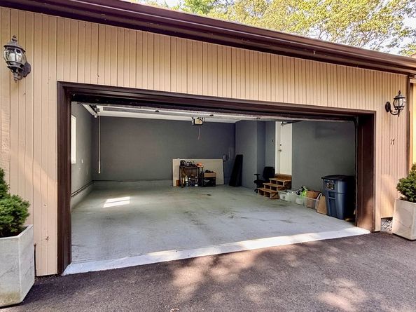 17 Rush Pond Rd, Lakeville MA 02347