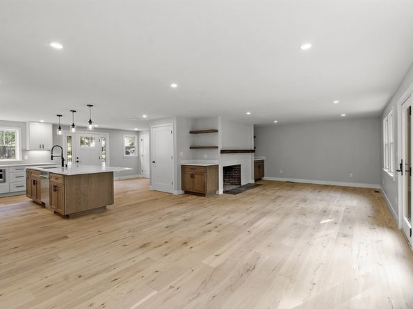34 Woodcrest, Boxford MA 01921
