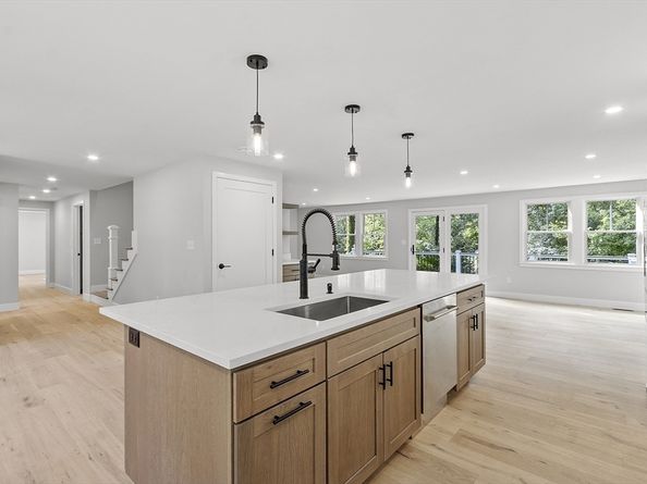 34 Woodcrest, Boxford MA 01921