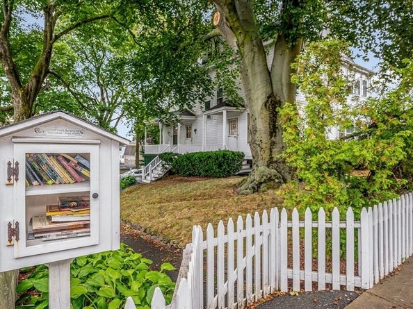 82 Lincoln Ave, Saugus MA 01906