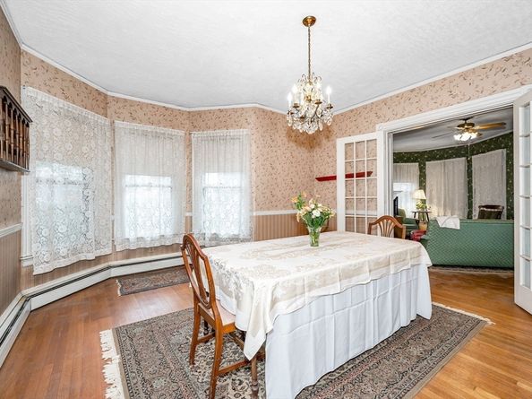 82 Lincoln Ave, Saugus MA 01906